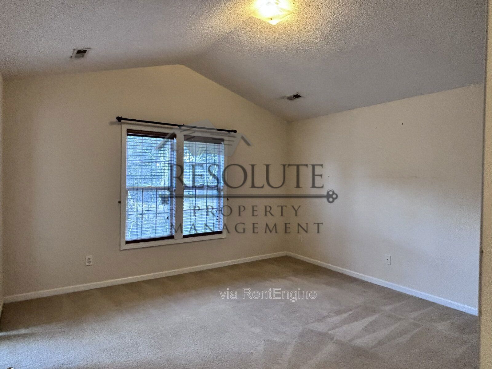 404 Onondaga Ct Holly Springs NC 27540 property image