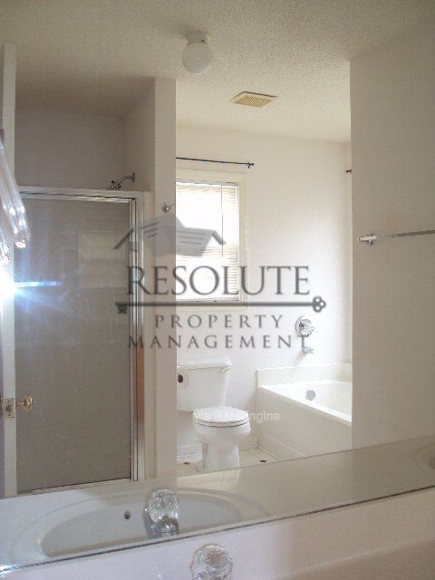 404 Onondaga Ct Holly Springs NC 27540 property image