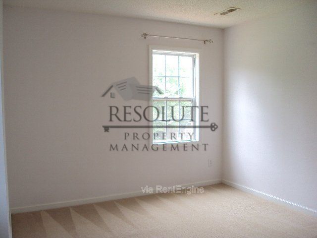 404 Onondaga Ct Holly Springs NC 27540 property image