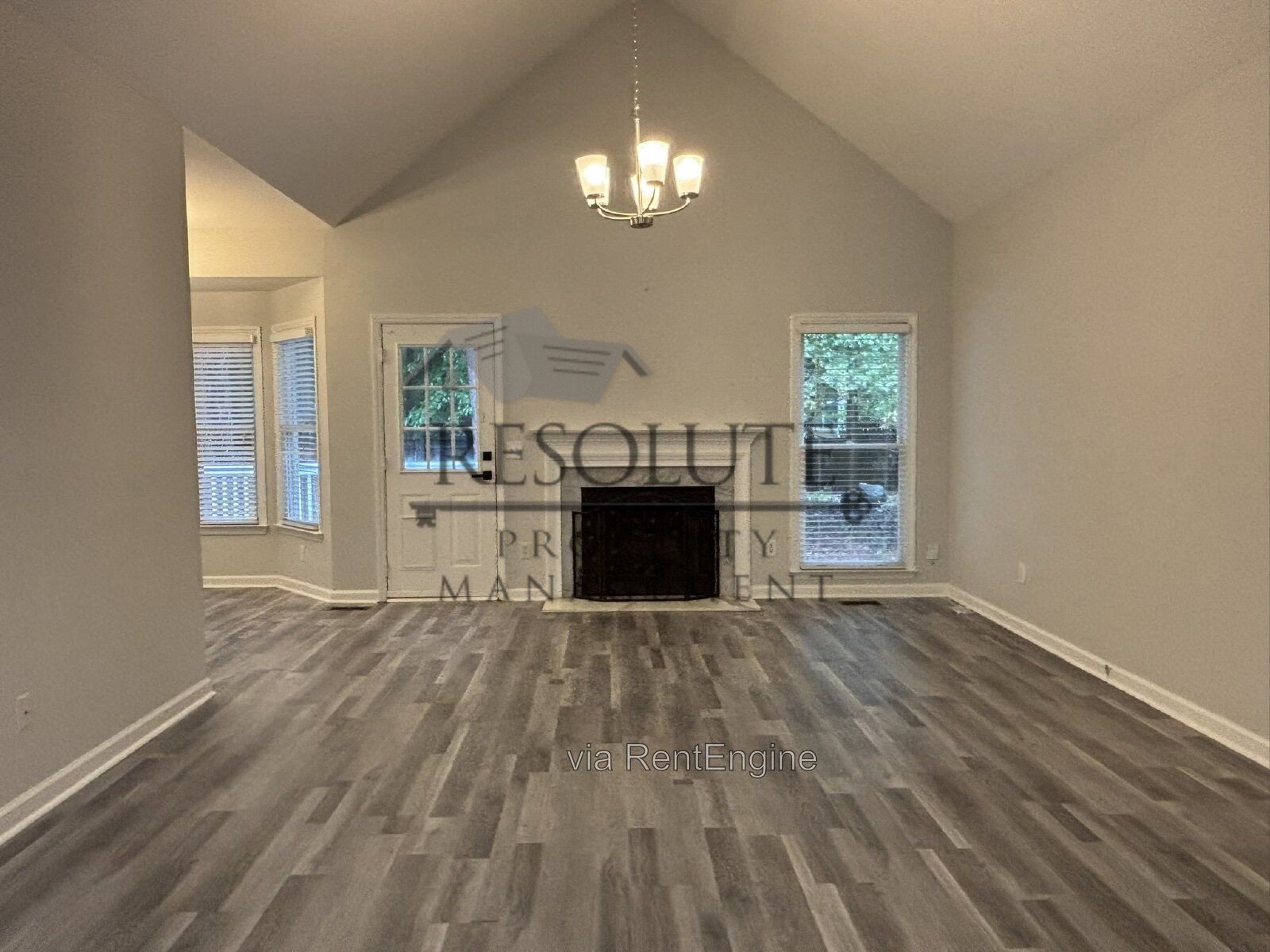 100 Woodbend Ct, Chapel Hill, NC 27516 property image