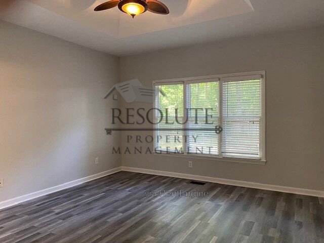 100 Woodbend Ct, Chapel Hill, NC 27516 property image